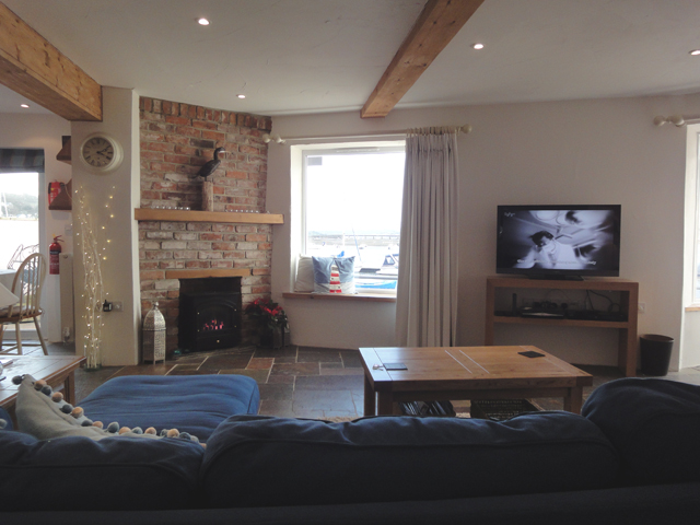 HolidayBuzzed-the Red Barn